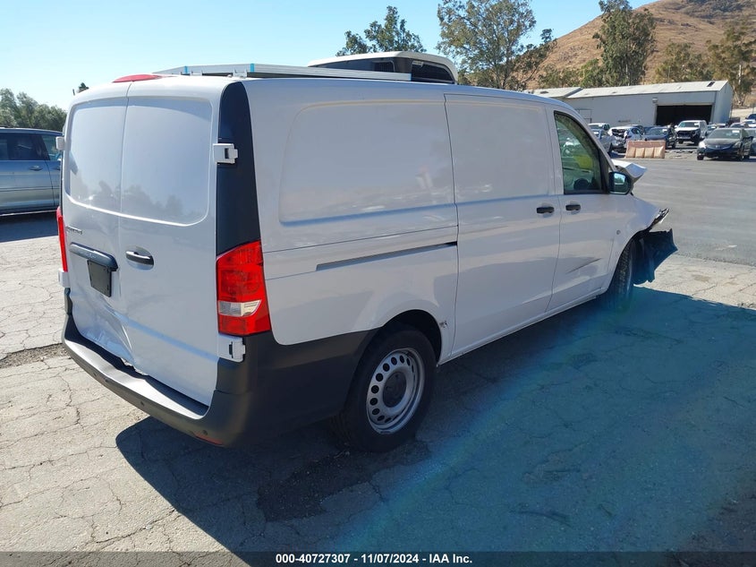 2022 MERCEDES-BENZ METRIS - W1YV0BEY2N4149425