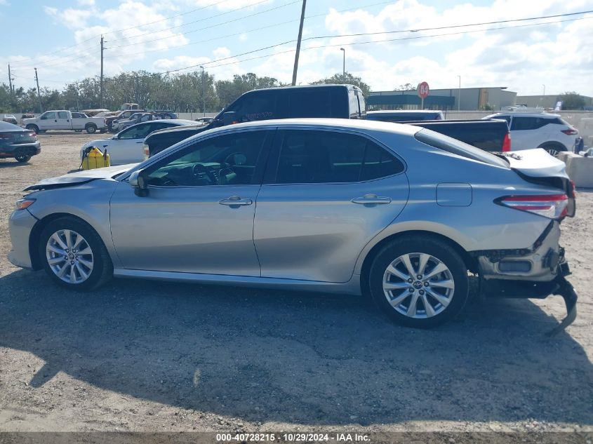 2018 Toyota Camry Le VIN: 4T1B11HKXJU519614 Lot: 40728215