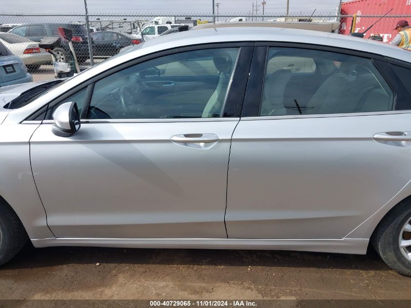 2017 Ford Fusion S VIN: 3FA6P0G73HR184490 Lot: 40729065