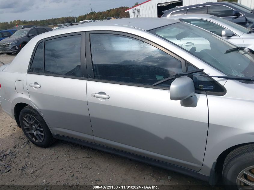 2009 Nissan Versa 1.8S VIN: 3N1BC11E69L453090 Lot: 40729130