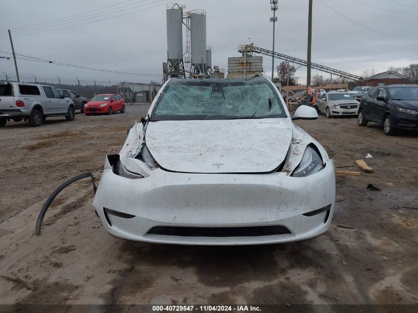 2022 Tesla Model Y Long Range Dual Motor All-Wheel Drive VIN: 7SAYGDEE1NF337878 Lot: 40729547