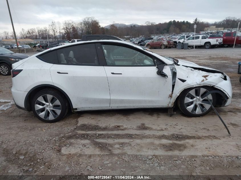 2022 Tesla Model Y Long Range Dual Motor All-Wheel Drive VIN: 7SAYGDEE1NF337878 Lot: 40729547