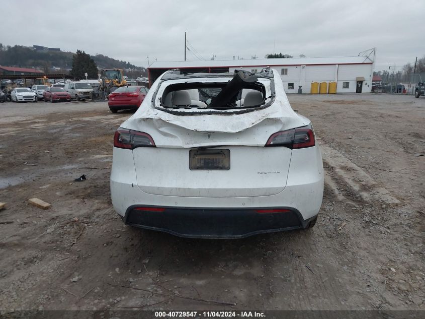 2022 Tesla Model Y Long Range Dual Motor All-Wheel Drive VIN: 7SAYGDEE1NF337878 Lot: 40729547