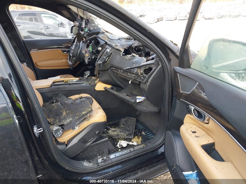 2019 VOLVO XC90 T6 MOMENTUM - YV4A22PK7K1437277