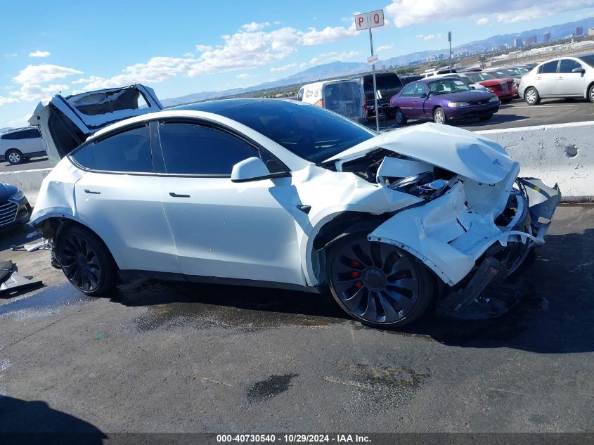 2024 Tesla Model Y Performance Dual Motor All-Wheel Drive VIN: 7SAYGDEF2RF057773 Lot: 40730540