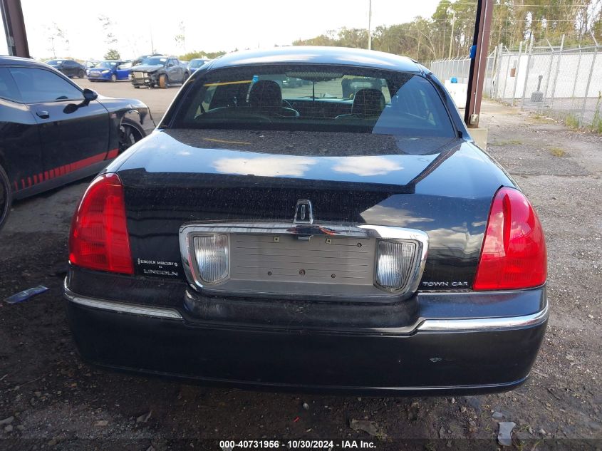 2010 Lincoln Town Car Signature Limited VIN: 2LNBL8CV0AX615703 Lot: 40731956