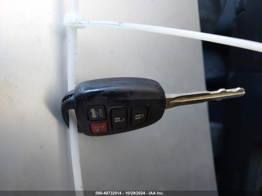 VIN 2T1BURHE0KC130077 2019 TOYOTA COROLLA SE