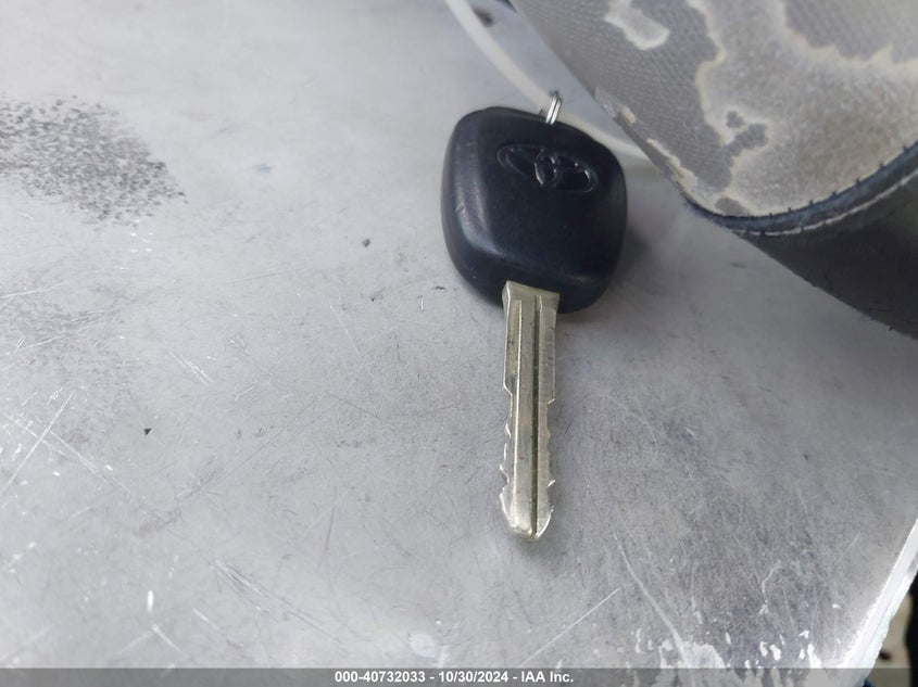VIN 5YFBURHE1KP925834 2019 TOYOTA COROLLA LE