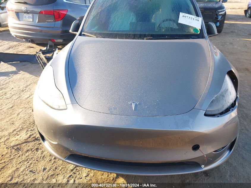 2024 Tesla Model Y Long Range Dual Motor All-Wheel Drive VIN: 7SAYGDEE8RA300037 Lot: 40732130