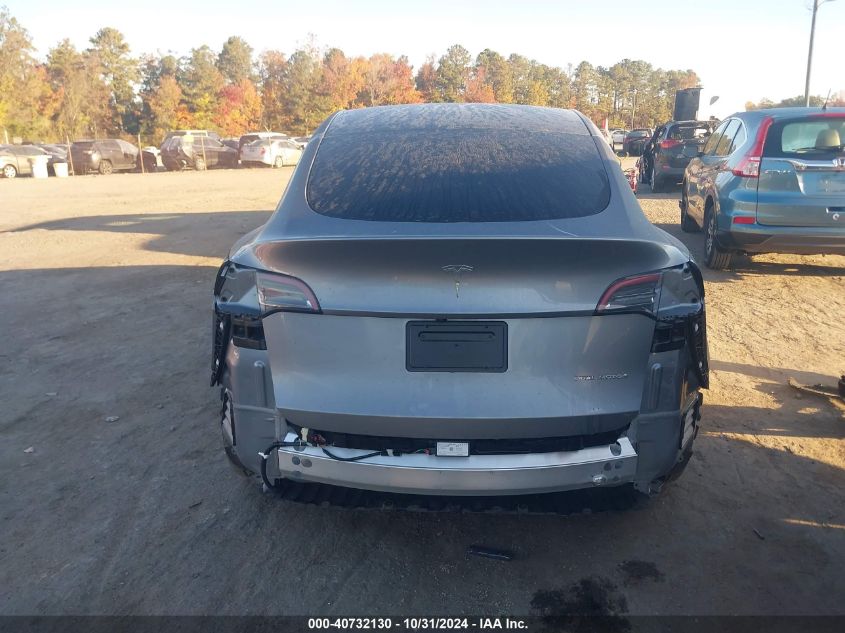 2024 Tesla Model Y Long Range Dual Motor All-Wheel Drive VIN: 7SAYGDEE8RA300037 Lot: 40732130