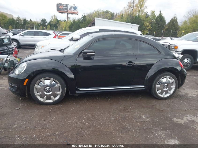 2012 Volkswagen Beetle 2.5L VIN: 3VWJP7AT9CM624993 Lot: 40732148