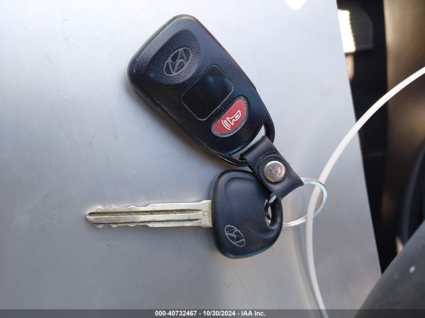 2010 HYUNDAI ELANTRA VIN: KMHDU4AD8AU929213