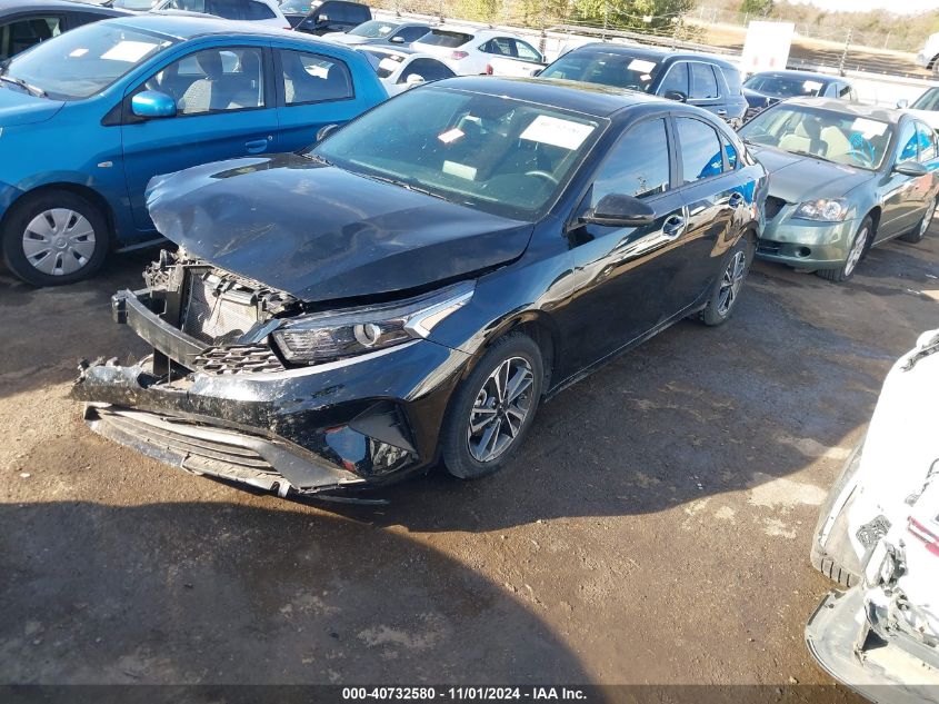 VIN 3KPF24AD2PE669580 2023 KIA FORTE no.2