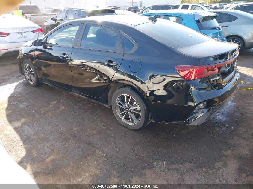 VIN 3KPF24AD2PE669580 2023 KIA FORTE no.3