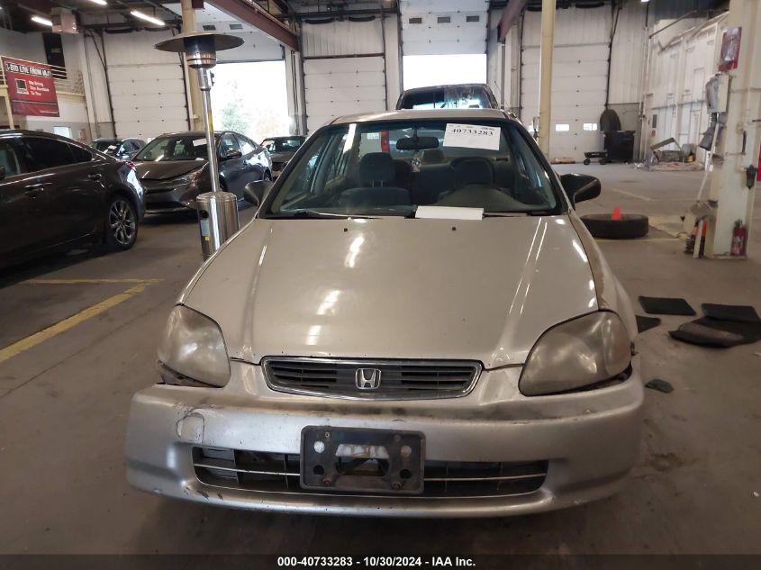 1998 Honda Civic Dx VIN: 2HGEJ652XWH557133 Lot: 40733283