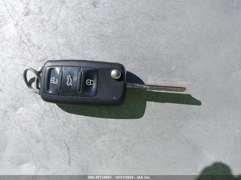 2013 VOLKSWAGEN PASSAT 2.0L TDI SE - 1VWBN7A39DC070982