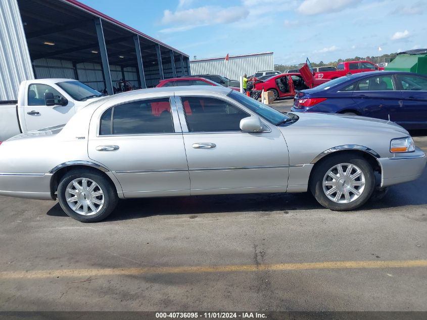 2009 Lincoln Town Car Signature Limited VIN: 2LNHM82V59X633845 Lot: 40736095