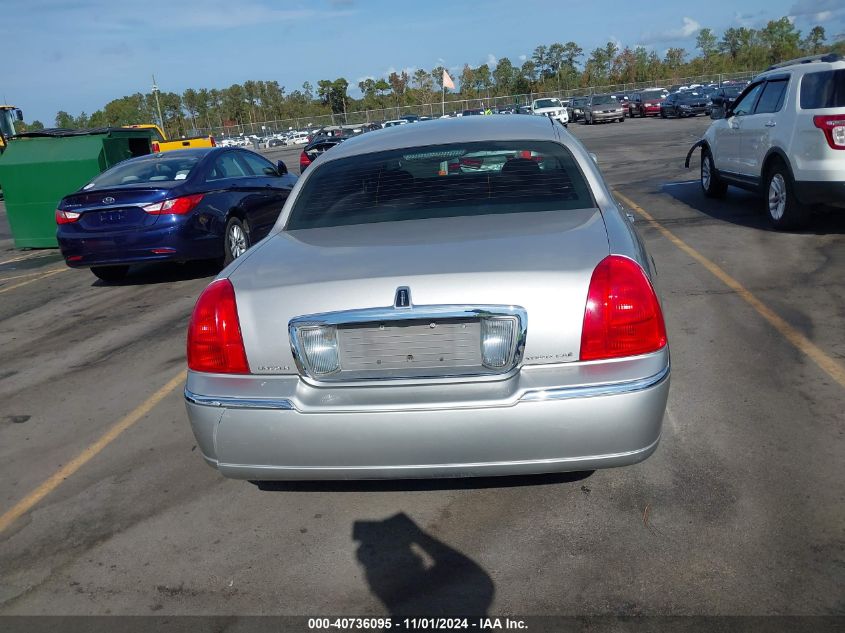 2009 Lincoln Town Car Signature Limited VIN: 2LNHM82V59X633845 Lot: 40736095