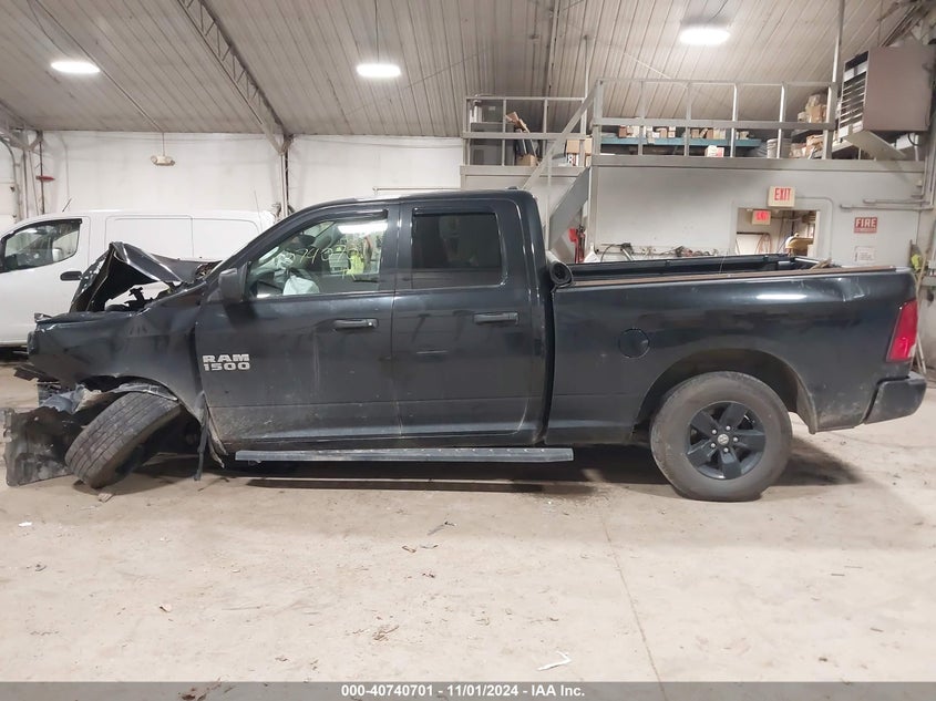 VIN 1C6RR7FGXJS111873 2018 RAM 1500 EXPRESS  4X4 "64" BOX