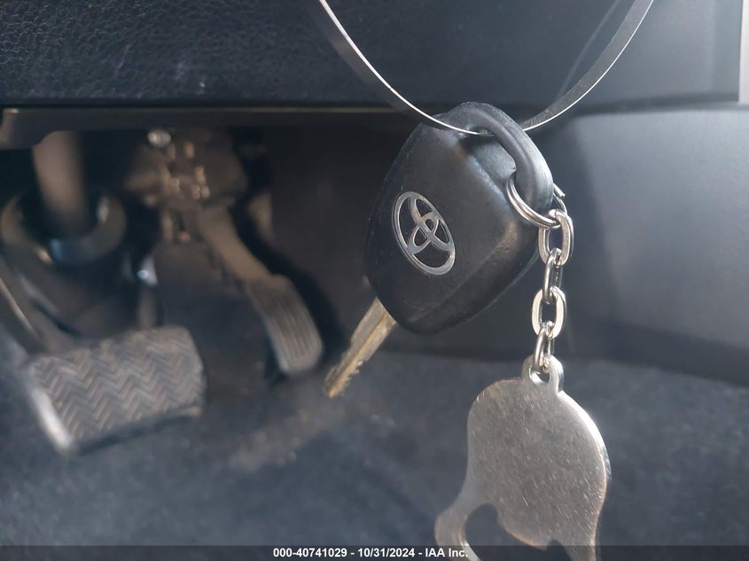 2017 TOYOTA RAV4 LE - 2T3BFREV6HW695883