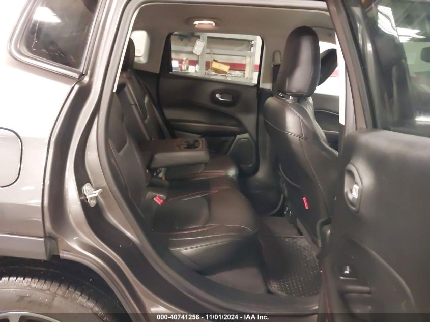 VIN 3C4NJDDB5JT210443 2018 JEEP COMPASS TRAILHAWK 4X4