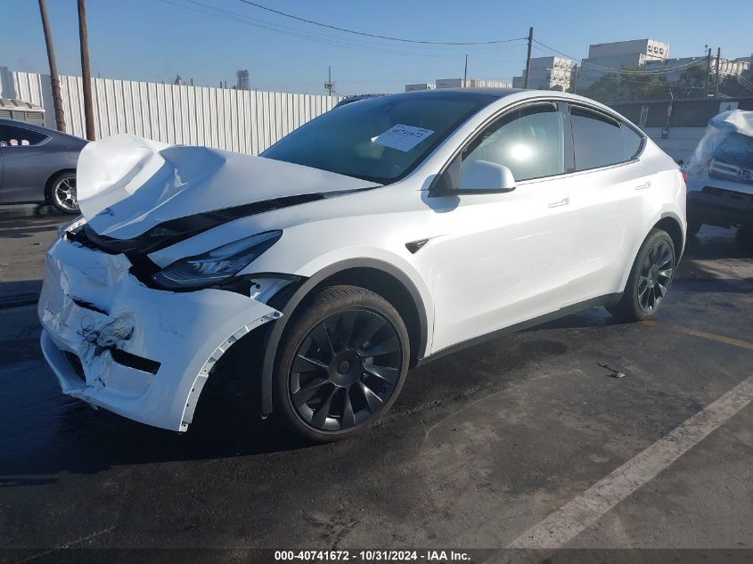 VIN 7SAYGDEE6PA071368 2023 Tesla Model Y, Awd/Long... no.2