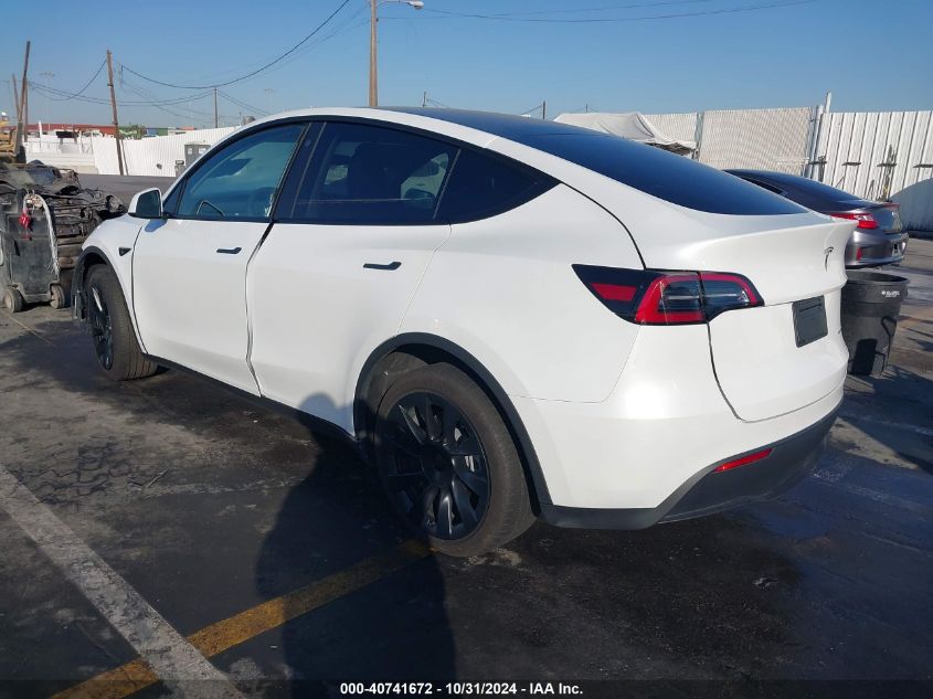 VIN 7SAYGDEE6PA071368 2023 Tesla Model Y, Awd/Long... no.3