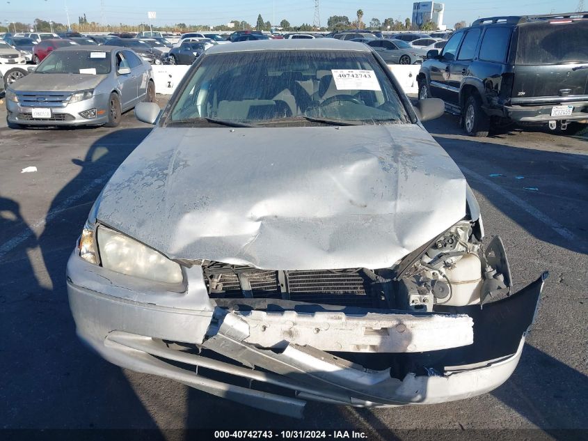 2001 Toyota Camry Le VIN: JT2BG22K710551812 Lot: 40742743