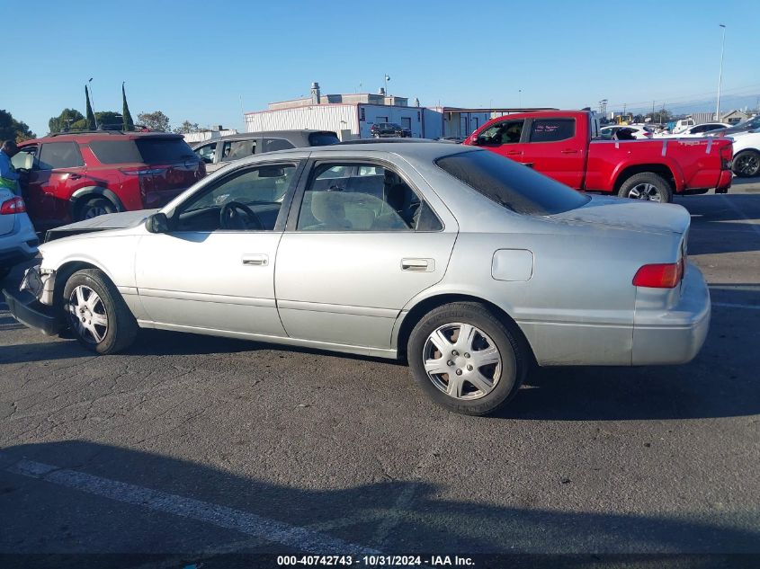 2001 Toyota Camry Le VIN: JT2BG22K710551812 Lot: 40742743