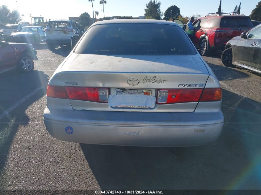 2001 Toyota Camry Le VIN: JT2BG22K710551812 Lot: 40742743