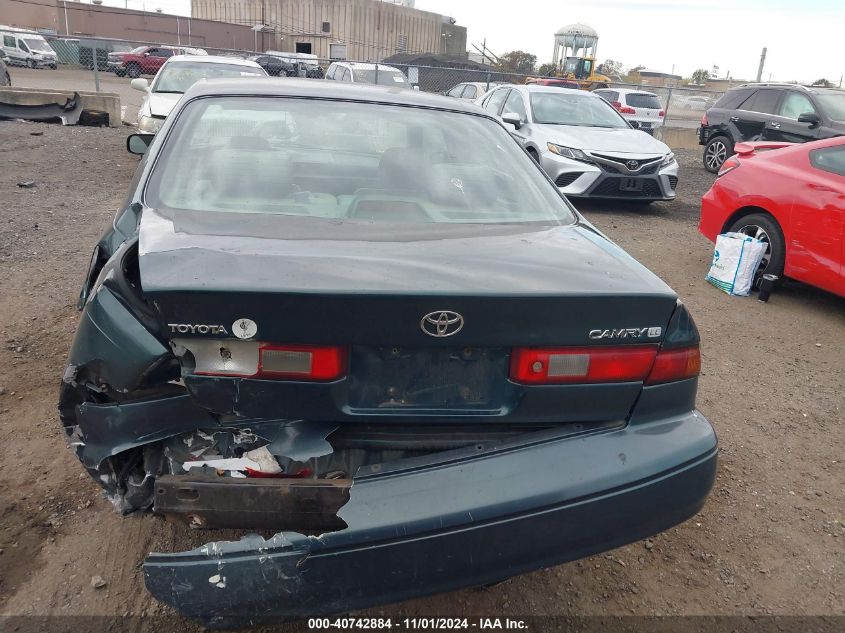 1998 Toyota Camry Le VIN: 4T1BG22K2WU342285 Lot: 40742884