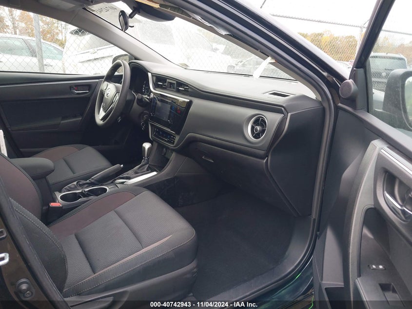 VIN 2T1BURHE1KC164187 2019 TOYOTA COROLLA LE