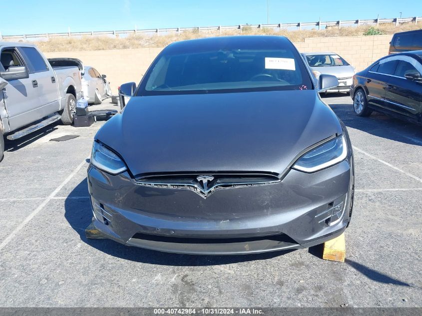 2016 Tesla Model X 60D/70D/75D/90D VIN: 5YJXCAE2XGF001562 Lot: 40742984