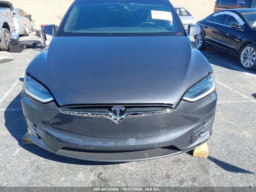 2016 Tesla Model X 60D/70D/75D/90D VIN: 5YJXCAE2XGF001562 Lot: 40742984