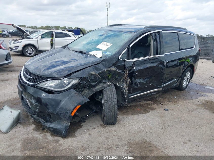VIN 2C4RC1BG9HR752179 2017 CHRYSLER PACIFICA TOURING-L