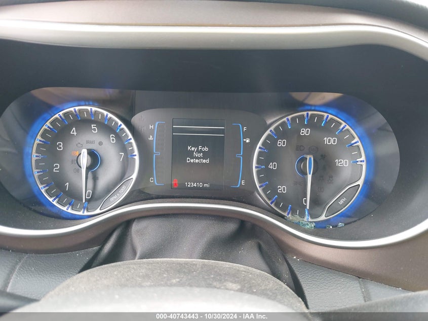 VIN 2C4RC1BG9HR752179 2017 CHRYSLER PACIFICA TOURING-L