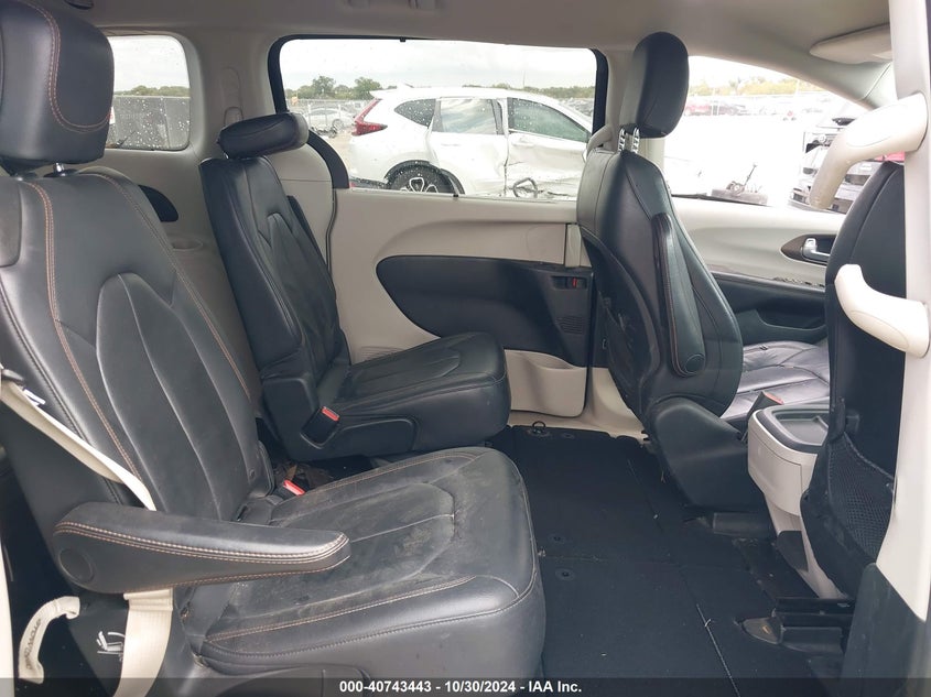 VIN 2C4RC1BG9HR752179 2017 CHRYSLER PACIFICA TOURING-L