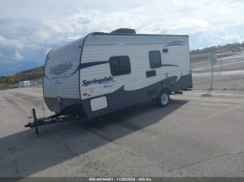 2017 Springdale Summerland Series Mini Travel Trailer white null null 4YDT17015H3151001 photo #3