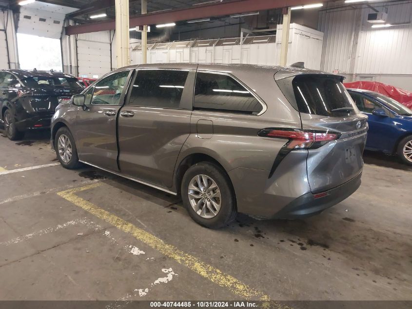 VIN 5TDYRKEC3NS091549 2022 Toyota Sienna, Xle no.3