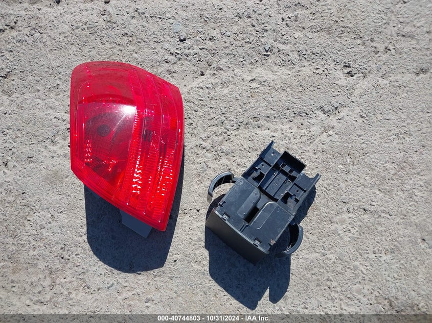 2015 NISSAN ROGUE SELECT S - JN8AS5MT7FW652429