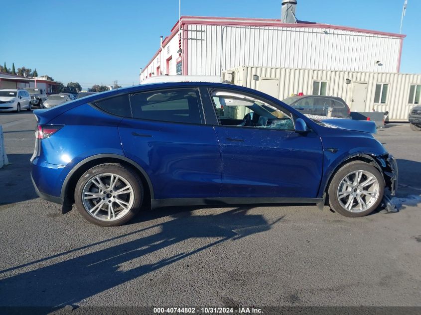 2021 Tesla Model Y Long Range Dual Motor All-Wheel Drive VIN: 5YJYGDEE2MF090995 Lot: 40744802