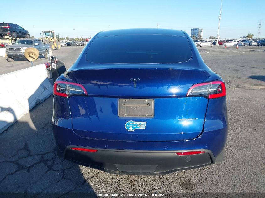 2021 Tesla Model Y Long Range Dual Motor All-Wheel Drive VIN: 5YJYGDEE2MF090995 Lot: 40744802