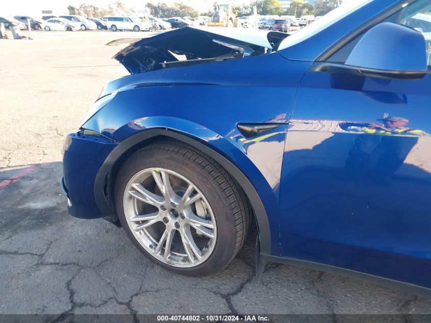 2021 Tesla Model Y Long Range Dual Motor All-Wheel Drive VIN: 5YJYGDEE2MF090995 Lot: 40744802