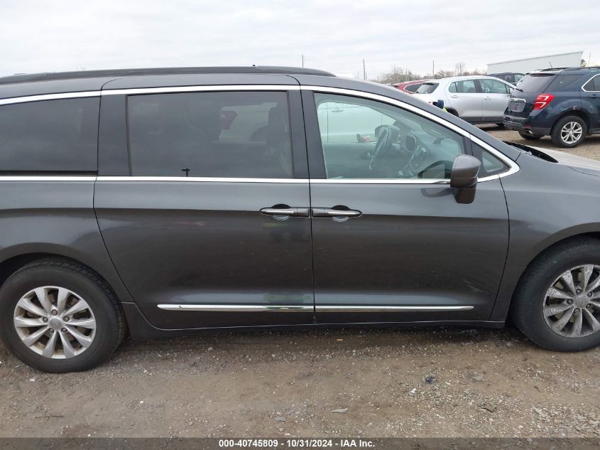 2017 Chrysler Pacifica Touring-L VIN: 2C4RC1BG4HR537826 Lot: 40745809