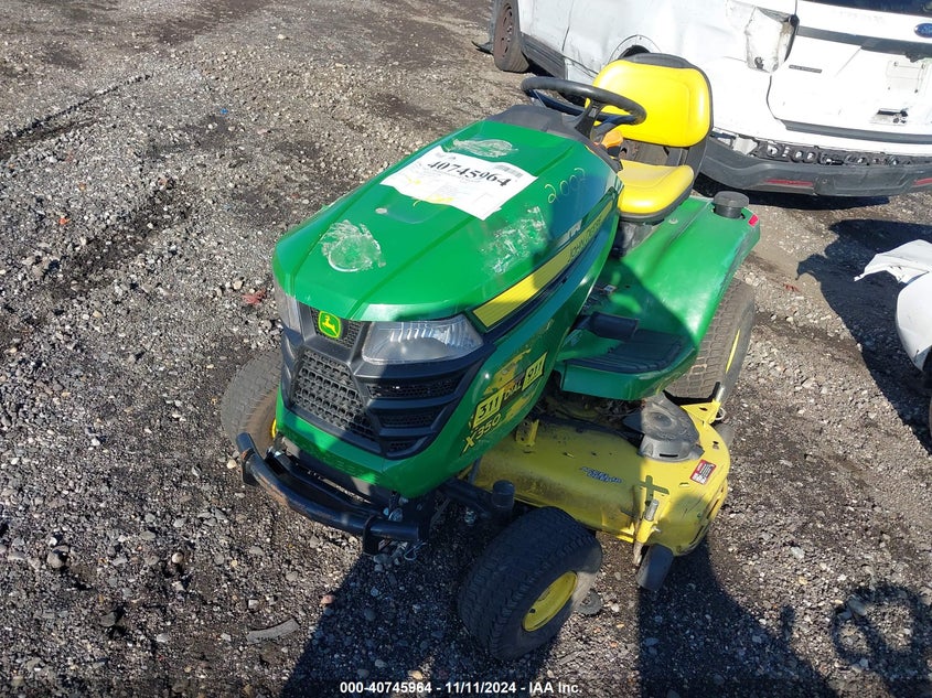 2017 John Deere X350 green null null 1M0X350BCHM032556 photo #3