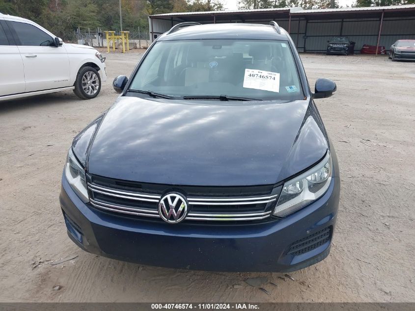 2016 Volkswagen Tiguan R-Line/S/Se/Sel VIN: WVGBV7AX3GW588882 Lot: 40746574