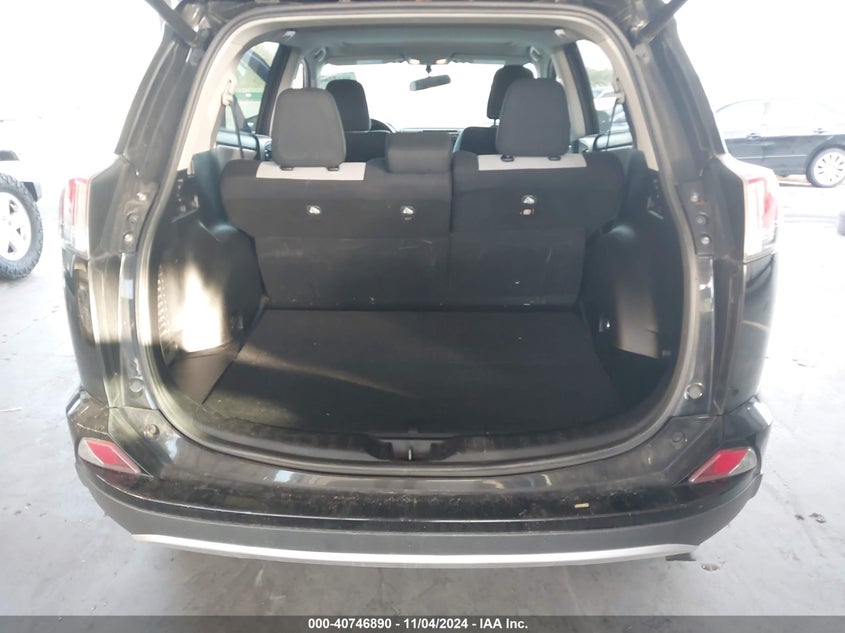 2016 TOYOTA RAV4 XLE - 2T3WFREV1GW272094