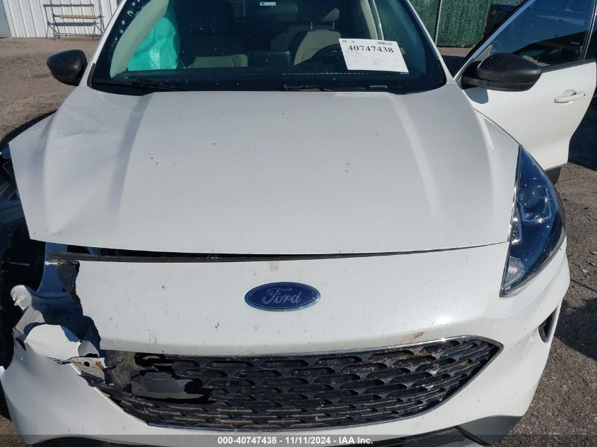 2022 Ford Escape Se VIN: 1FMCU9G61NUA60672 Lot: 40747438