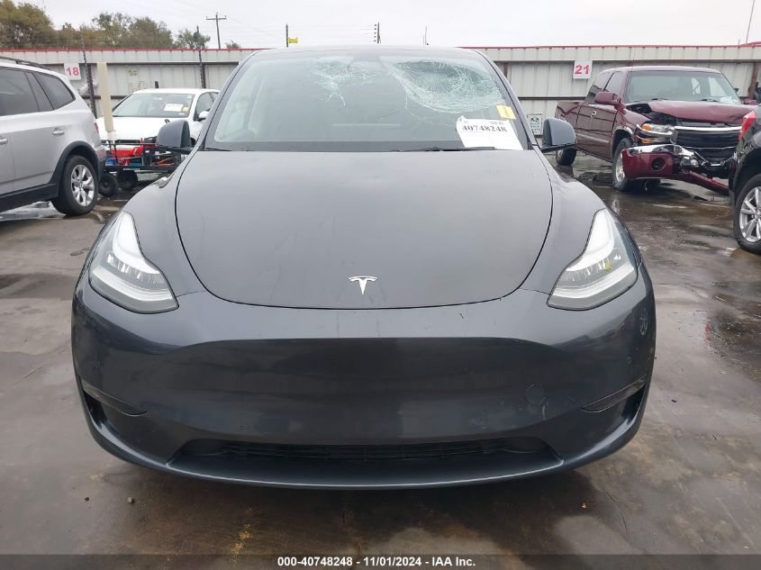 2021 Tesla Model Y Long Range Dual Motor All-Wheel Drive VIN: 5YJYGAEE9MF207812 Lot: 40748248