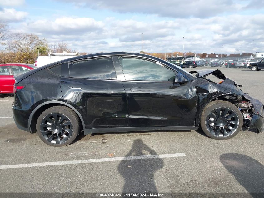 2024 Tesla Model Y Long Range Dual Motor All-Wheel Drive VIN: 7SAYGDEE4RA233940 Lot: 40748615